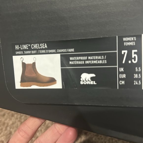 New in box Sorel Hi-Line Chelsea boots, size 7.5 - Picture 2 of 3
